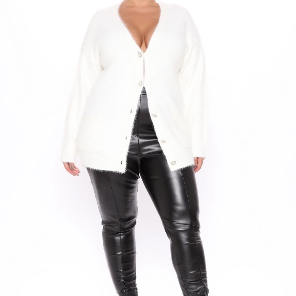 FASHION NOVA “Pretty Special” Fuzzy Cardigan Women 1X IVORY WHITE